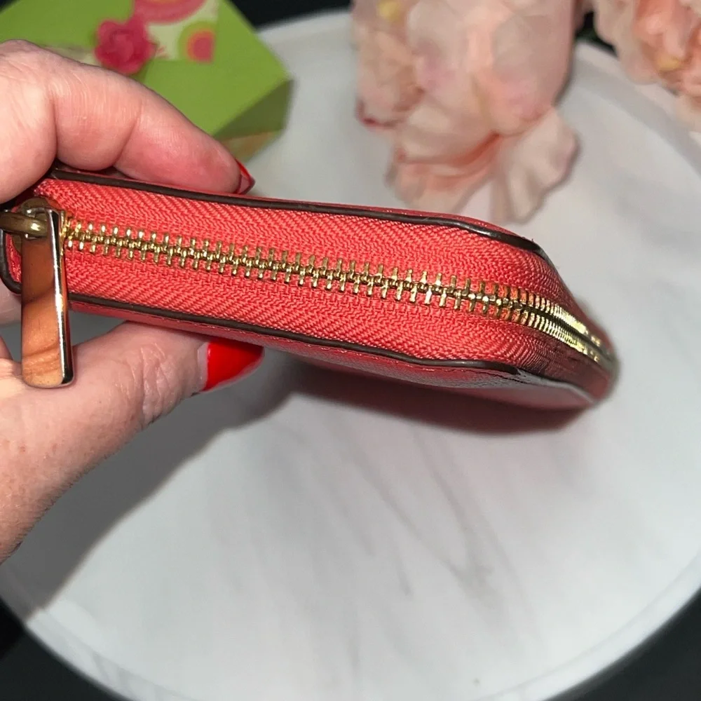 EUC Coach Accordion Zip Wallet in Coral - Picture 7 of 13